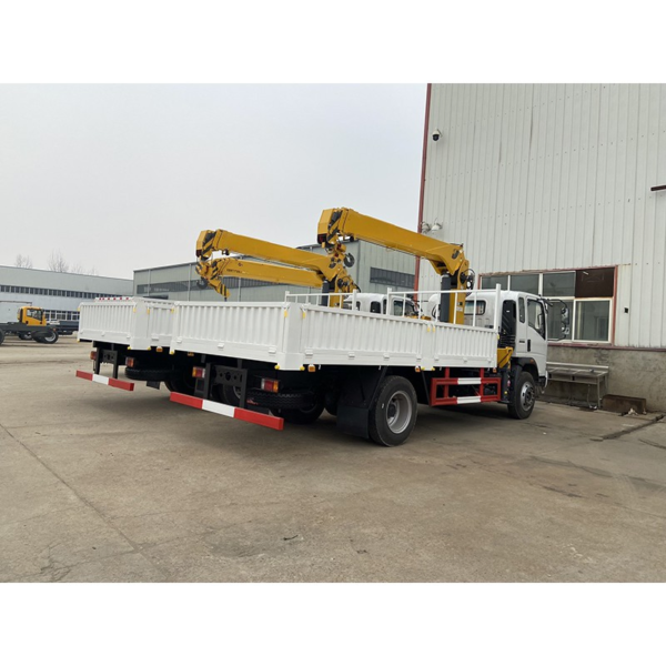 Chinese Supplier HOWO 5000kg Truck Crane Small Crane with Truck for Sale