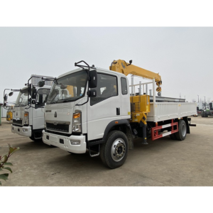 Chinese Supplier HOWO 5000kg Truck Crane Small Crane with Truck for Sale