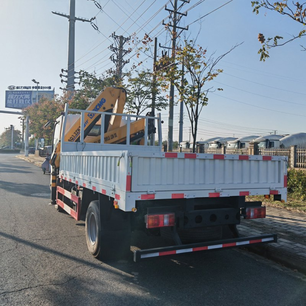 Factory-Price-HOWO-2t-3t-5t-6t-Small-Knuckle-Boom-Crane-Truck-Cargo-Crane-Truck-for-Sale Factory Price HOWO 2t 3t 5t 6t Small Knuckle Boom Crane Truck Cargo Crane Truck for Sale