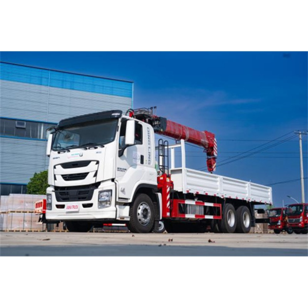 Isuzu Giga 6X4 Truck Mounted Crane 12 Ton Telescopic Boom Crane Truck for Sale