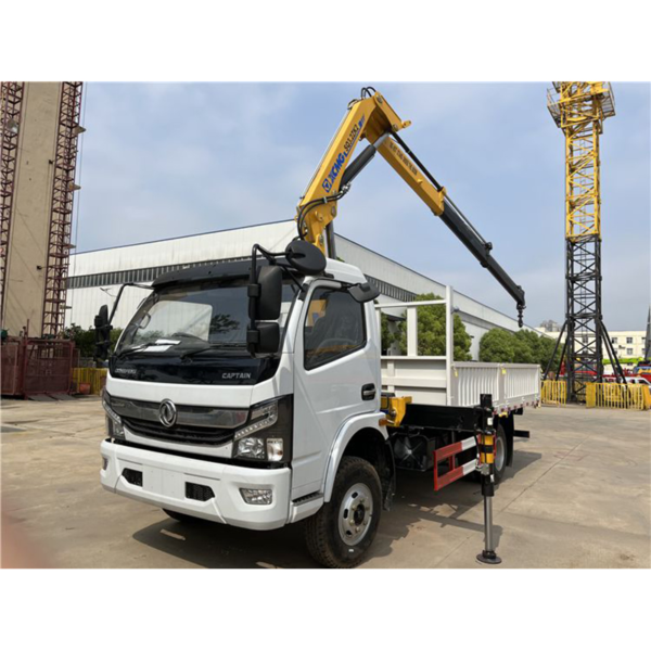 Factory Price DFAC 4X2 Small Boom Crane Mounted Truck for Sale