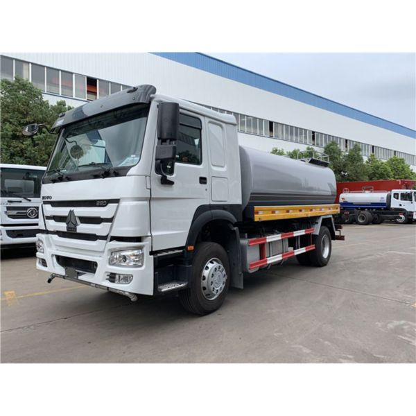 HOWO 4X2 15000L Water Tank Truck Garden Greening Sprinkler Water Tanker Truck