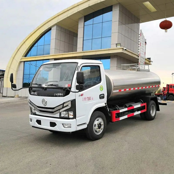 Dongfeng Fresh Milk Tanker Truck Farm Bulk Milk Liquid Delivery Tank Truck for Sale