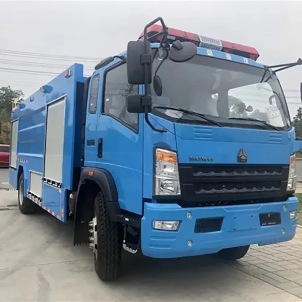 Sinotruck HOWO Small 3000liters to 4000liters Water Tanker Fire Truck for Sale
