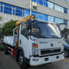 Sinotruk Homan 4X2 6wheels Cargo Truck with Crane Truck Mounted Crane for Sale