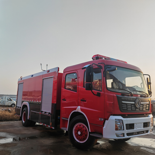 Factory Price Dongfeng 4X2 8cbm Fire Truck Fire Fighting Truck Fire Rescue Truck for Sale