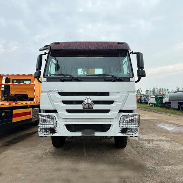 Sinotruk HOWO 10 Ton 12ton Telescopic Boom Crane Mounted Truck 6X4 Truck Crane for Sale
