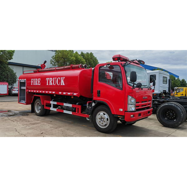 Factory Price 1suzu Small 4000L Water Tanker Fire Sprinkler Truck for Sale