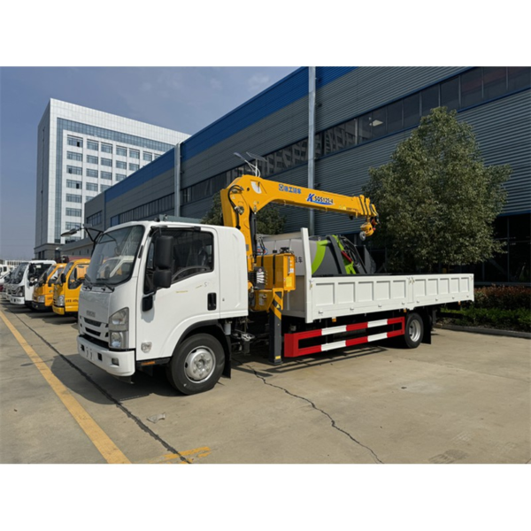 Isuzu 4X2 Truck Mounted Crane Small 5 Ton Telescopic Boom Crane Truck for Sale