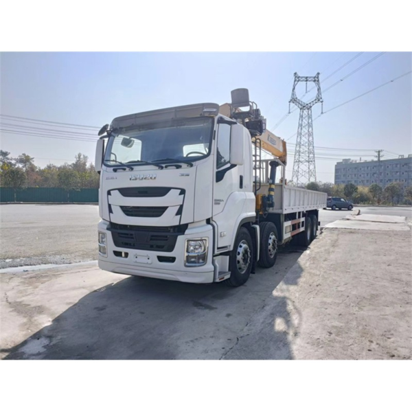 Heavy Duty Isuzu Giga 8X4 Truck Mounted Crane 14 Ton Telescopic Boom Crane Truck for Sale