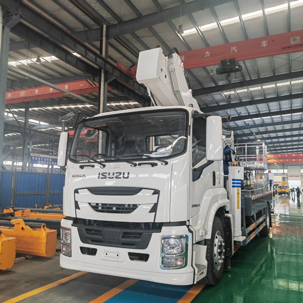 1suzu Giga 45m Truck Mounted Work Platform Elevated High Working Platform Bucket Truck