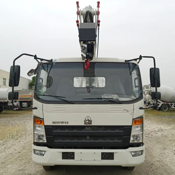 HOWO 4X2 Folding Arm High Altitude Aerial Working Platform Insulated Bucket Trucks for Sale