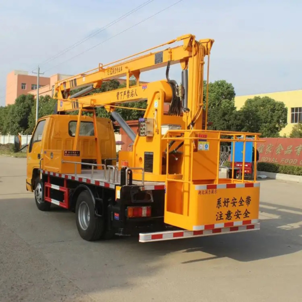 主图2 Factory Price Dongfeng High-Altitude Operation Truck 4X2 Telescopic Boom Aerial Insulated Bucket Trucks for Sale