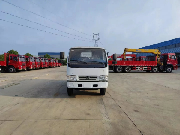 Clw Brand 5000liter Ss Clean Potable Drink Water Delivery Truck for Sale