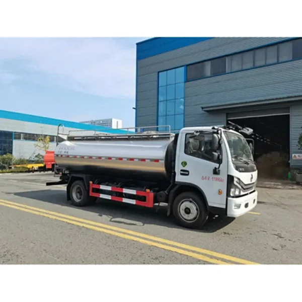 Factory Direct Sale Dongfeng 4X2 5cbm Fresh Milk Transportation Tank Truck