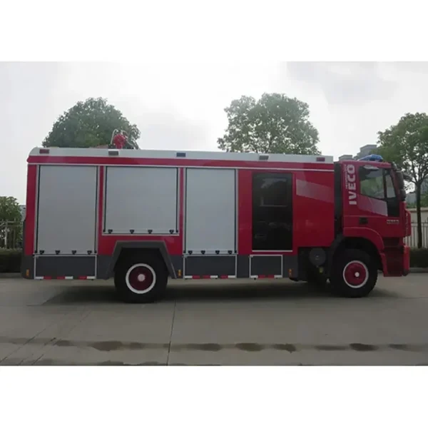 Factory Price 4X2 8000L Water Foam Fire Fighting Rescue Truck for Sale
