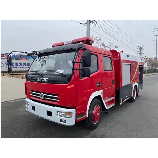 Factory Price Dongfeng DFAC Double Cab 5000 Liters 5 Cbm Fire Fighting Truck for Sale