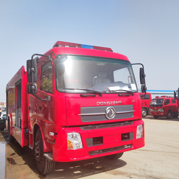 China Factory Dongfeng Fire Fighting Truck Fire Engine Specialized Vehicle Price