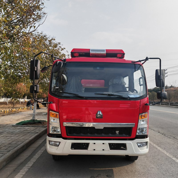 Sinotruk HOWO 4X2 3500liters Fire Fighting Truck Emergency Fire Engine for Sale