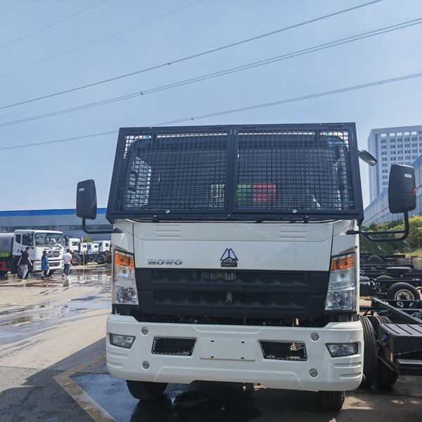 HOWO 7cbm Rhd Waste Refuse Collection Garbage Compactor Truck with Guard Cover