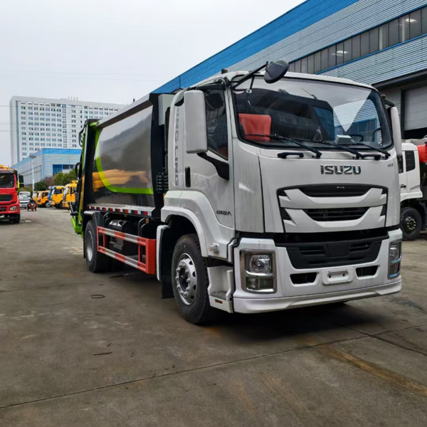 Isuzu Giga 15cbm Trash Garbage Compactor Truck Rear Loaders Safety Operation