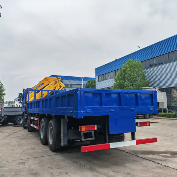 Factory Shacman 8X4 Truck Mounted Crane 25ton Knuckle Arm Crane Truck Manipulator for Sale