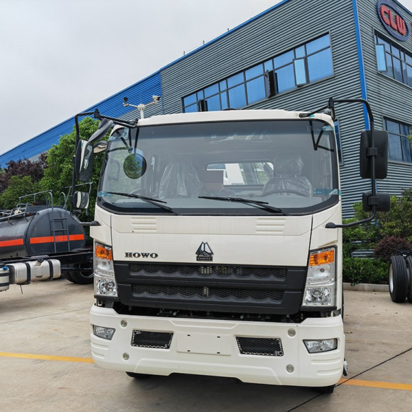 Factory Price HOWO 4X2 Small Truck with with Sq3.2zk2 3.2ton Folding Arm Crane