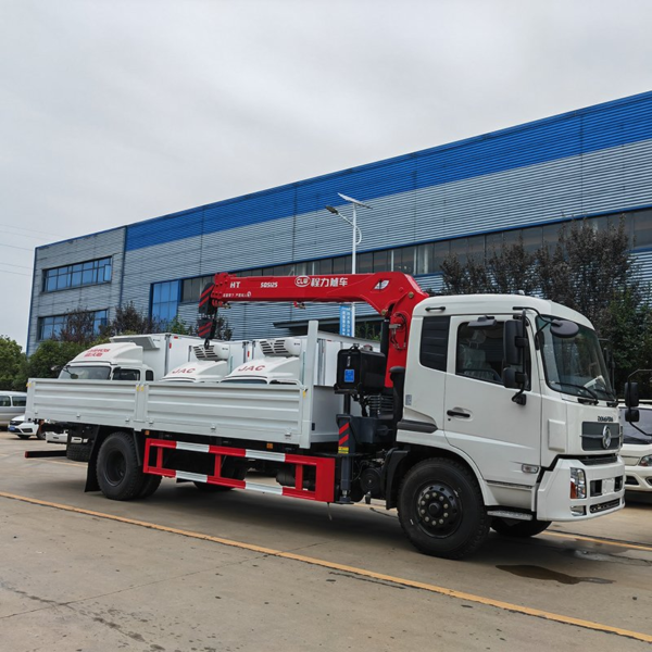 Factory Price Dongfeng Crane Trucks 4X2 8ton Truck Mounted Truck for Sale