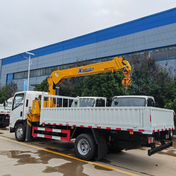1suzu Kv100 Small 5ton 6.3ton Crane Truck Light Truck with Crane for Sale