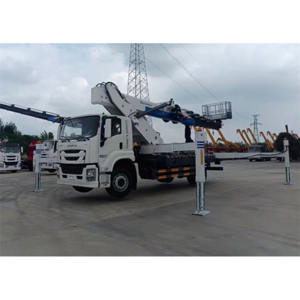 1suzu 28m 36m 45m Aerial Work Platform Truck Telescopic Boom High Altitude Operation Truck
