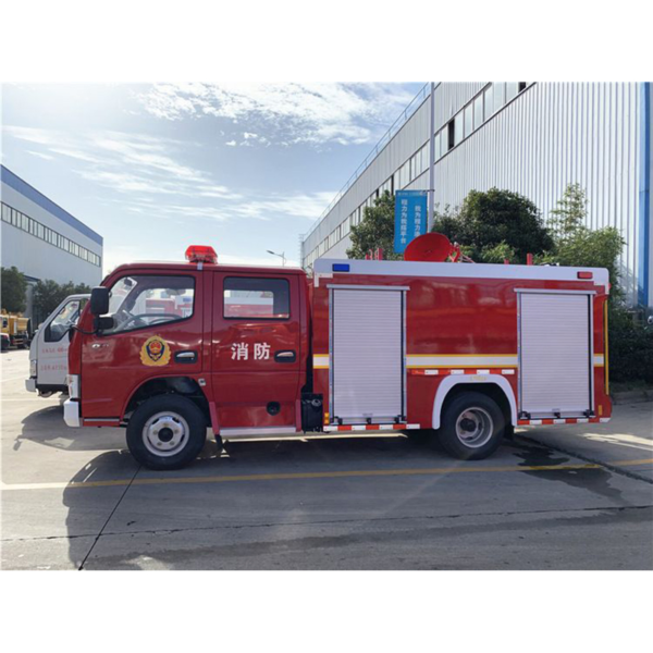 Brand New Dongfeng 4X2 Small Fire-Extinguishing Water Foam Tanker Fire Truck for Sale