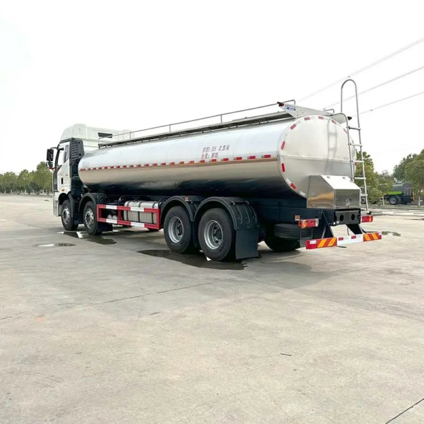 China FAW 8X4 22cbm 304 Stainless Steel Water Milk Tank Truck Price