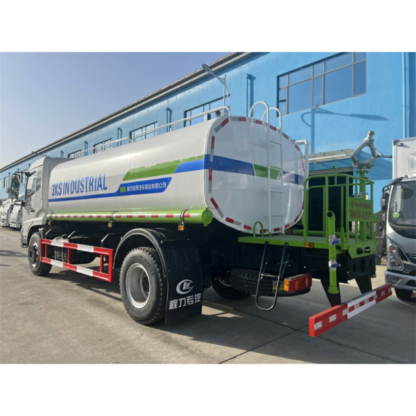 Dongfeng 4X2 15000L Sprinkler Water Tank Truck Garden Greening Sprayer Truck Price