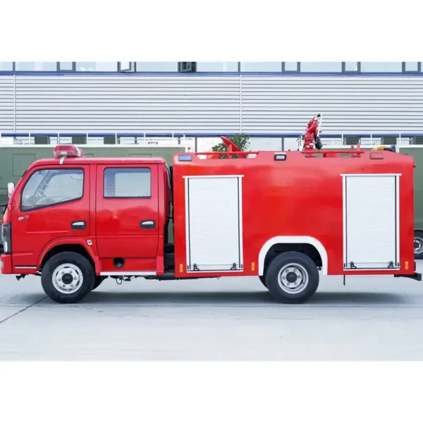 Low Price Dongfeng 3000L Mini Fire Fighting Truck for Sale