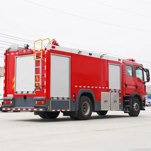 Factory Price HOWO Double Row off-Road 8000liters Fire Fighting Truck for Sale