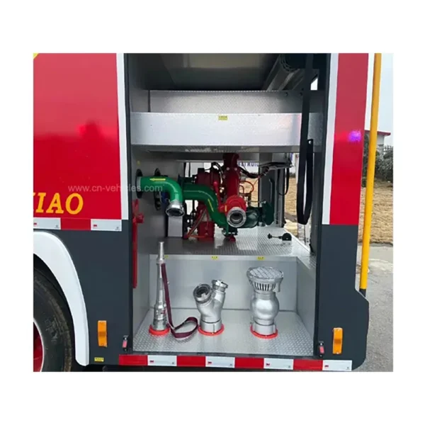 Factory Price Dongfeng DFAC Double Cab 5000 Liters 5 Cbm Fire Fighting Truck for Sale