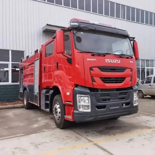 Isuzu Giga Fire Fighting Truck 8X4 Heavy-Duty Multi-Function Fire Engine Rescue Truck