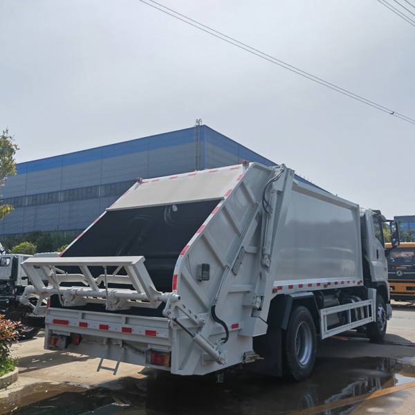 1suzu Giga 4X2 15cbm Compactor Garbage Truck Price