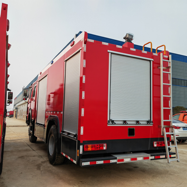 HOWO 4X2 Small 8cbm Water Tank Fire Fighting Rescue Truck Fighting Emergency Firefighter Truck