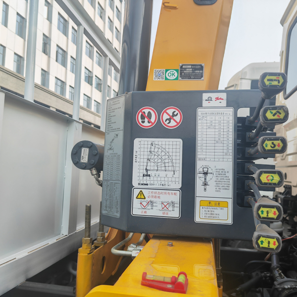 主图3 Dongfeng Mobile Mini 3ton 5ton 6.3ton 8ton Crane Truck for Versatile Heavy Lifting