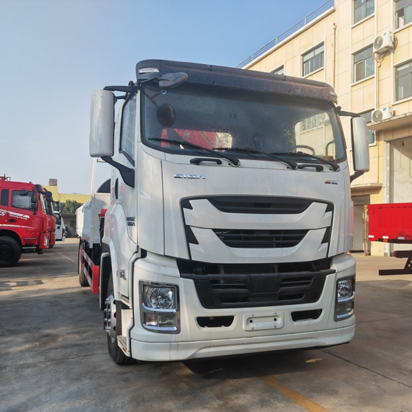 China 1suzu Giga 4X2 Folding Knuckle Boom Crane Truck for Sale