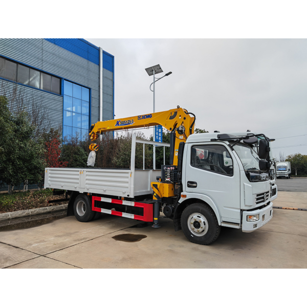 China Factory Price Clw 4X2 5ton Truck Mounted Crane for Sale