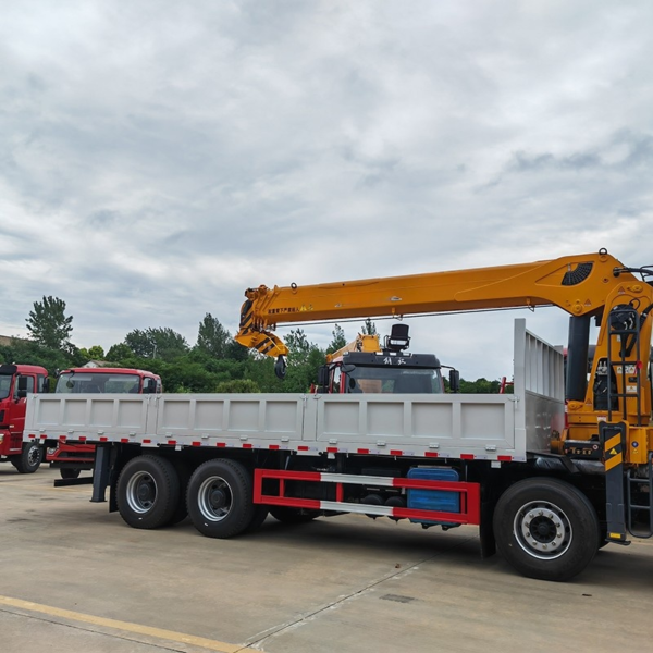 Factory Direct Sale 1suzu Giga 14 Ton Hydraulic Truck Mounted Crane Straight Boom Crane for Sale