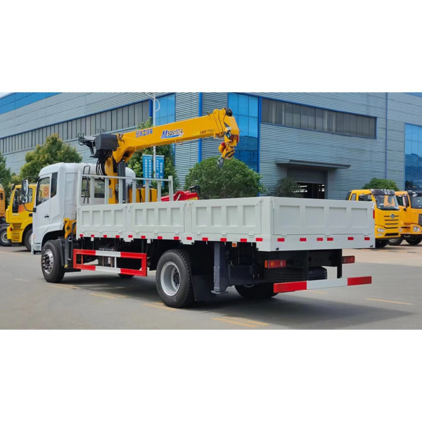 Dongfeng 4X2 Truck Mounted Crane 5 Ton 8ton Telescopic Boom Crane Truck for Sale