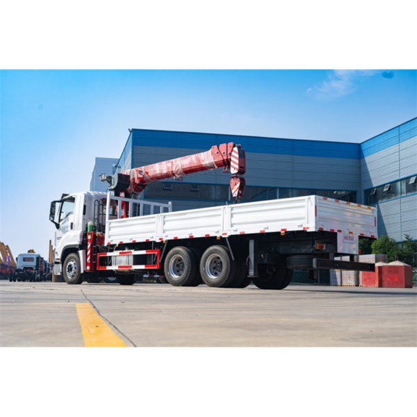 Isuzu Giga 6X4 Truck Mounted Crane 12 Ton Telescopic Boom Crane Truck for Sale