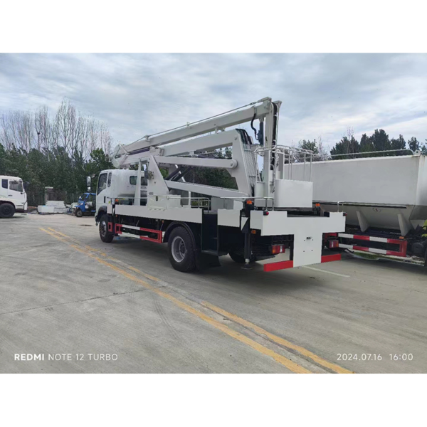 High Quality HOWO Folding Arm Aerial Working Platform Truck 4X2 Hydraulic Aerial Cage Truck