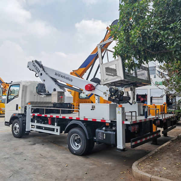 China Factory HOWO 22m Aerial Platform Work Vehicle Truck Mounted Aerial Work Platform
