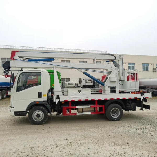 HOWO 4X2 Folding Arm High Altitude Aerial Working Platform Insulated Bucket Trucks for Sale