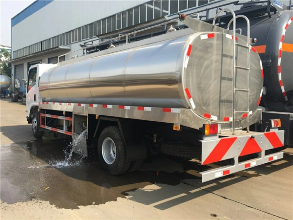 主图4 Isuzu 700p 4X2 Stainless Steel Water Tank Truck 8000liters Transport Milk Tanker Truck