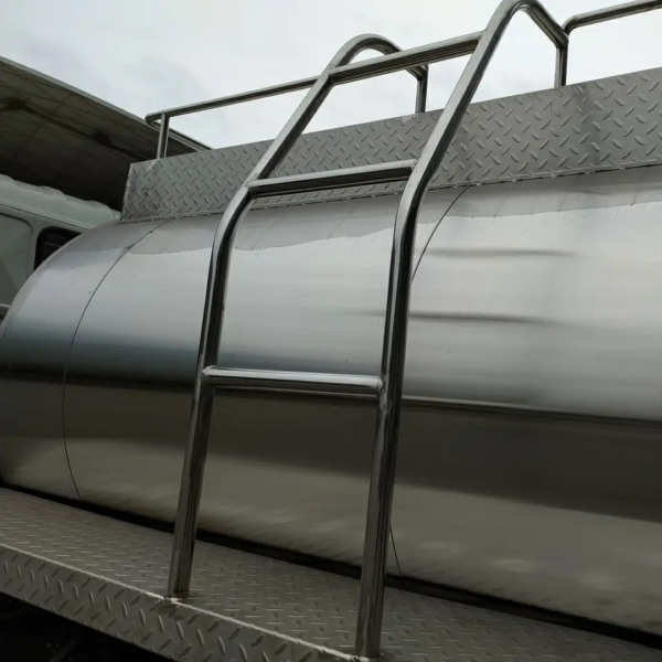 Foton 4X2 4000L Food Grade Stainless Steel Milk Tank Truck Milk Transport Truck
